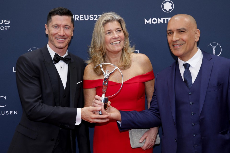 Ook Robert Lewandowski mocht met een prijs naar huis.