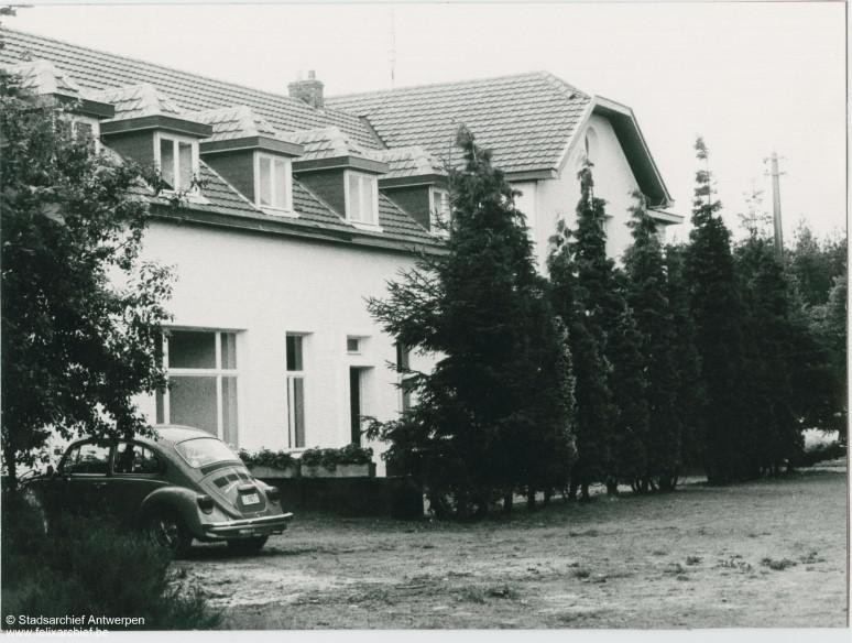 De witte villa die er vroeger stond.