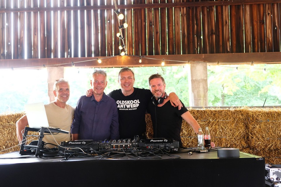 Philip Wauters, Serge Ramaekers, organisator Ben Mouling en DJ Vince. 