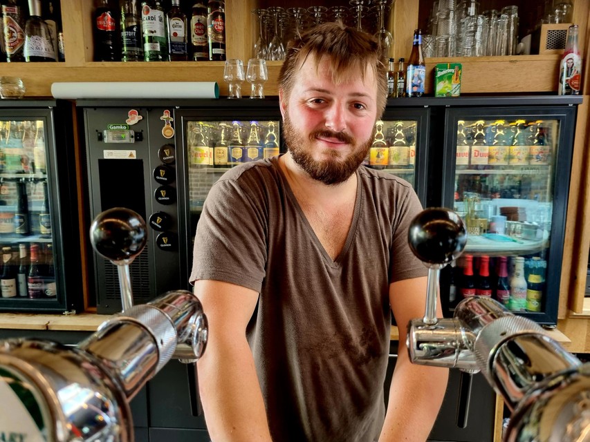 Cafébaas Jasper Vandenhoudt. 