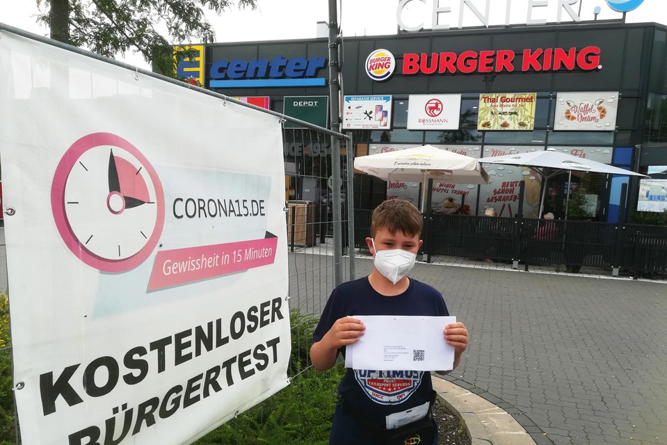 Testcentra vind je in Duitsland zelfs op de parking van de Burger King. 