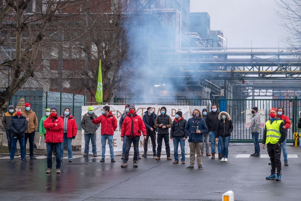 De stakers bij Ashland trotseren al vijf weken de winterkoude.