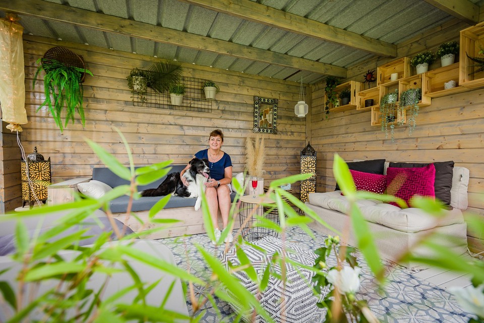 Anissa in haar gezellige zithoek.
