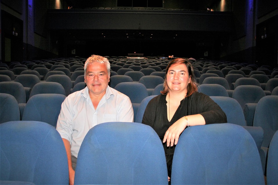 Volgens schepen Filip Baeyens en directeur Annelies De Graeve zit de huidige schouwburg op haar maximumcapaciteit.