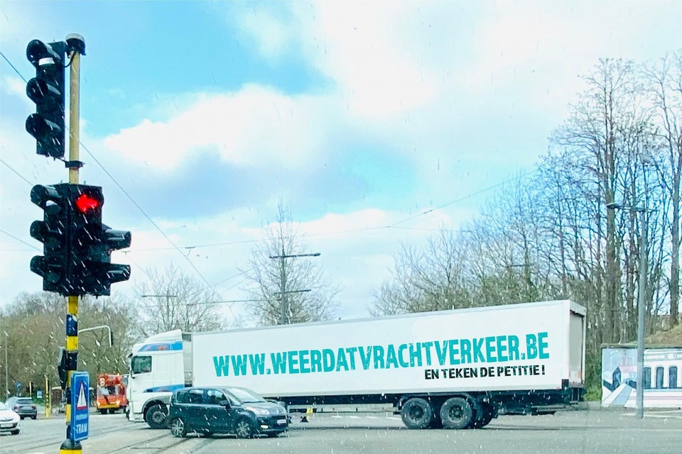 Burgerinitiatief ‘Weer dat vrachtverkeer’ zet zijn standpunt kracht bij. 