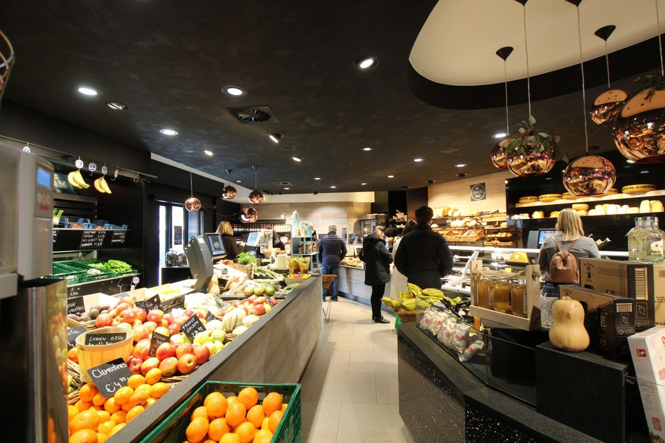 Ook brood, groenten en fruit zijn ondertussen verkrijgbaar in de winkel.