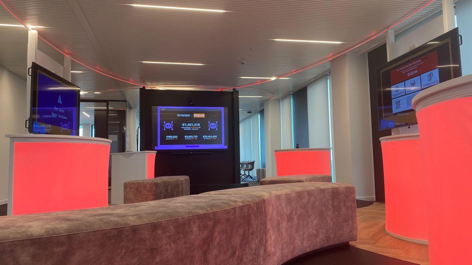 De lichten gaan op rood in het Cyber Experience Center van Orange. Gelukkig ging het slechts om een gesimuleerde aanval.