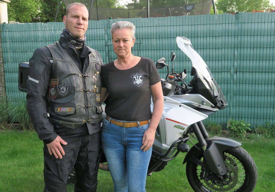 Ann Sintubin en Tom Lemmens willen hun betreurde ‘amiga’ uitgeleide doen op de motor, maar stil, zoals ze zelf heeft gewild.