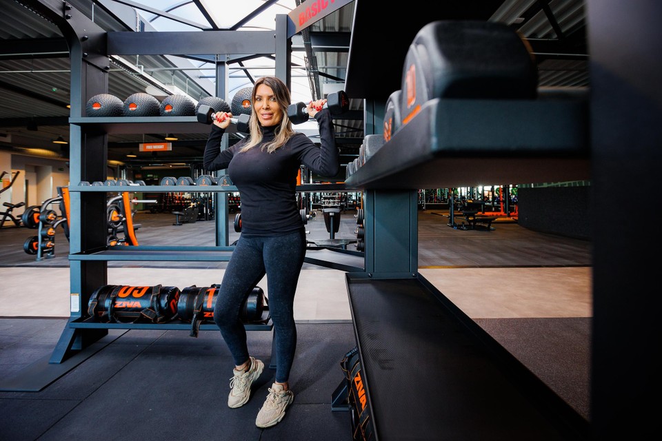 Facility Manager Severine Rosik in de fitness van Basic-Fit die maandag opent. 