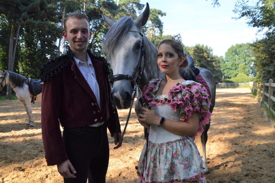 Warre en Naiara met Naiara’s hengst Sueño.