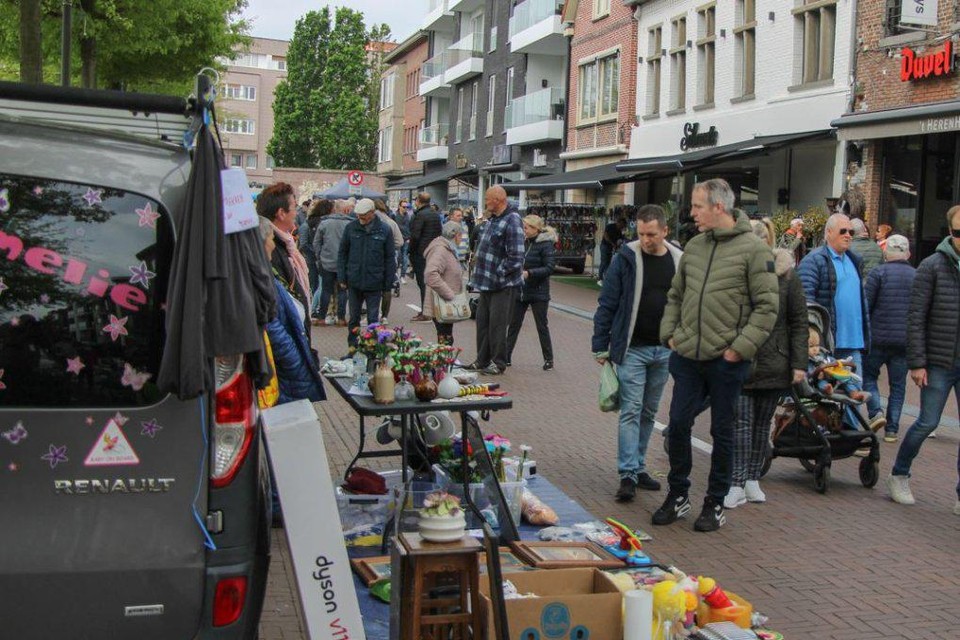 De gemeente Mol organiseert voortaan een wekelijkse rommelmarkt.