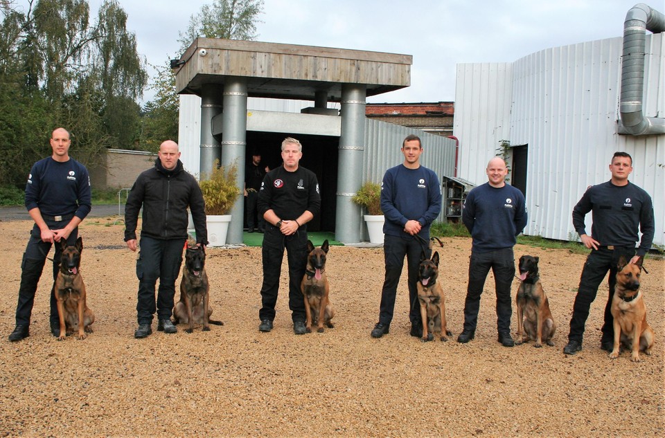 Radar kreeg woensdag een hele reeks politiehonden op bezoek uit Lokeren, Sint-Niklaas, Ronse, Dendermonde en Gent .