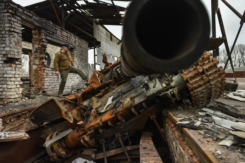 Een vernielde tank bij Tsernihiv 