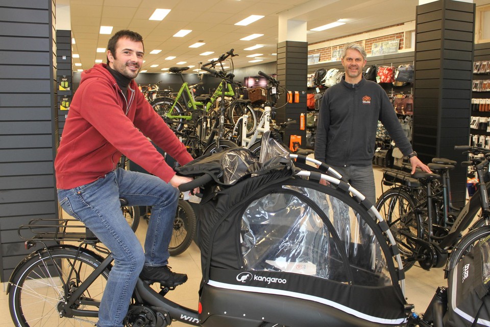 Shopmanager Hans Van der Kerken en zaakvoerder David ibens. 
