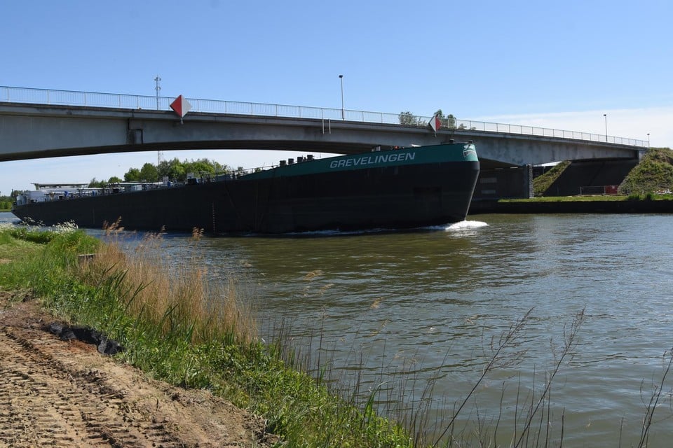 De brug in de Jozef Simonslaan.