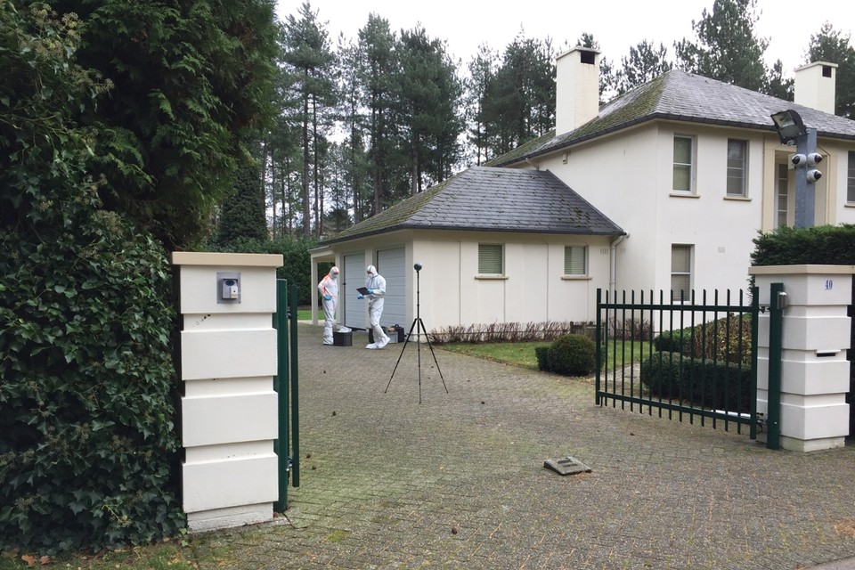 In zijn villa op Grote Heide in Pelt werd in november 2017 de Nederlandse zakenman Marcel Van Hout doodgeschoten. Klusjesman Roger C. heeft nu bekentenissen afgelegd. 