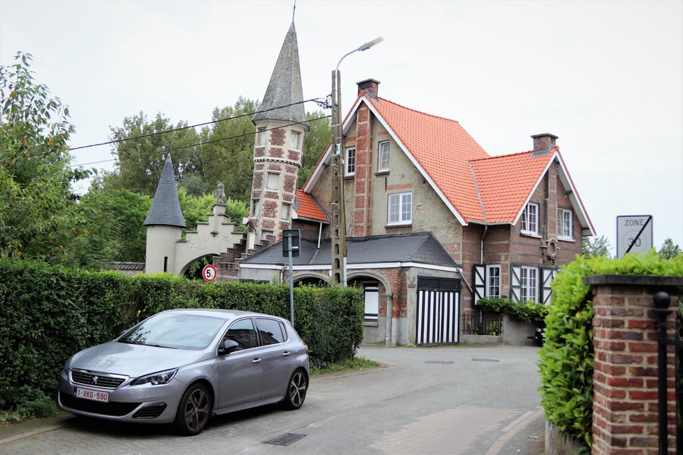 Het Buitenland heeft zijn eigen scheve toren.