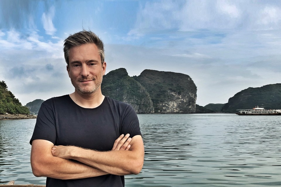 Presentator Gilles De Coster in Vietnam, waar het zesde seizoen zich afspeelt. 