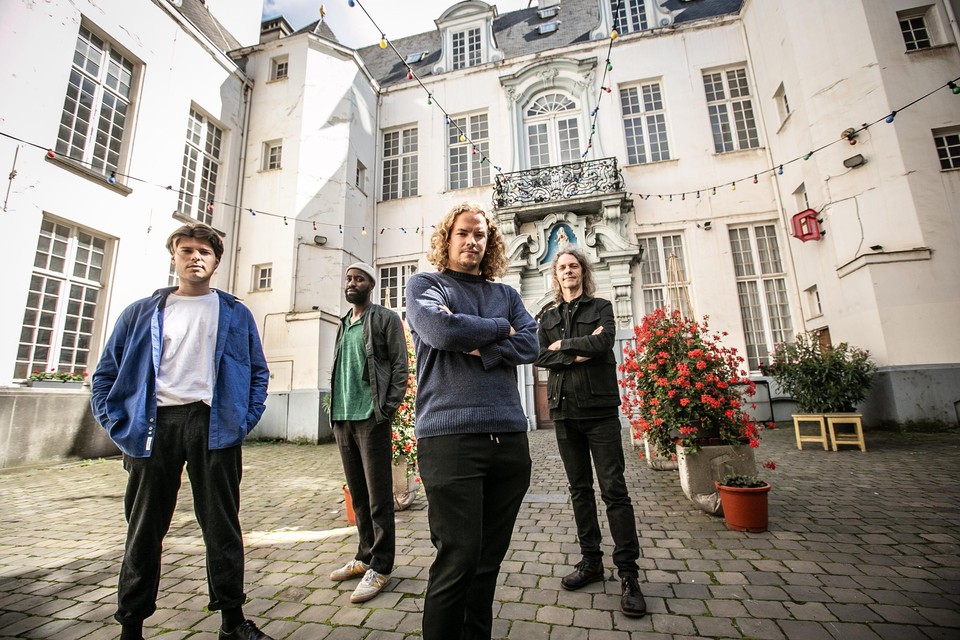 Van links af: Aeson Low, David Tricot Mizero, Michiel Van den Broeck en Philip De Liser van Bar Rodin. 