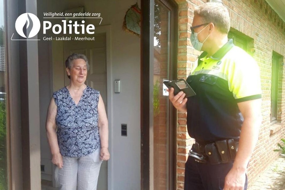 De politie komt nog wel ter plaatse voor de woonstcontrole, maar verder verloopt alles digitaal.