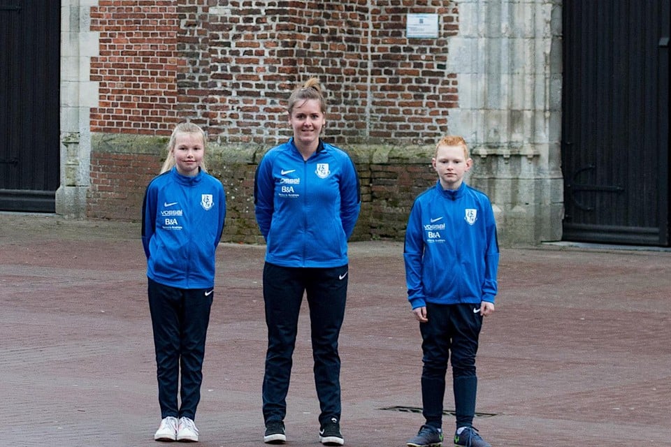 Linde, Evi en Joren van KVV Vosselaar zijn klaar voor de grote spaghettiverkoop.