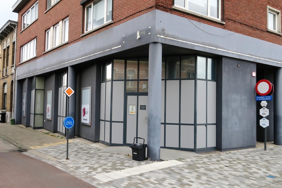 De bankbedienden zijn dan wel vertrokken,, er wacht Woody en zijn zus nog veel werk.