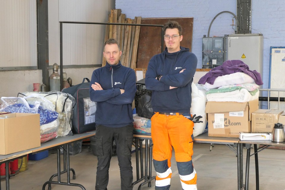 Mensen kunnen huisraad doneren op de gemeentelijke werkplaats Manta. links: Sander Beck, diensthoofd van de technische uitvoerende dienst 