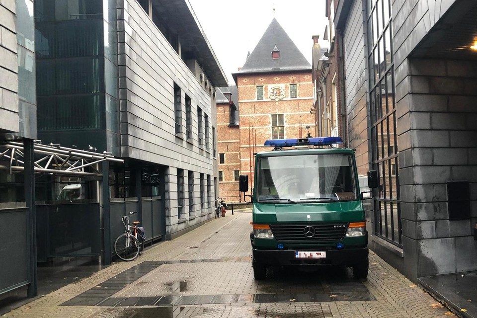 De 34-jarige man verscheen aangehouden voor de correctionele rechtbank in Turnhout. 