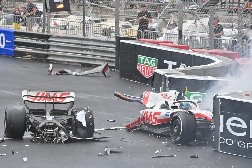 Mick Schumacher reed in Monaco nog zijn wagen in de prak en dat kostte het Haas-team een pak centen. 