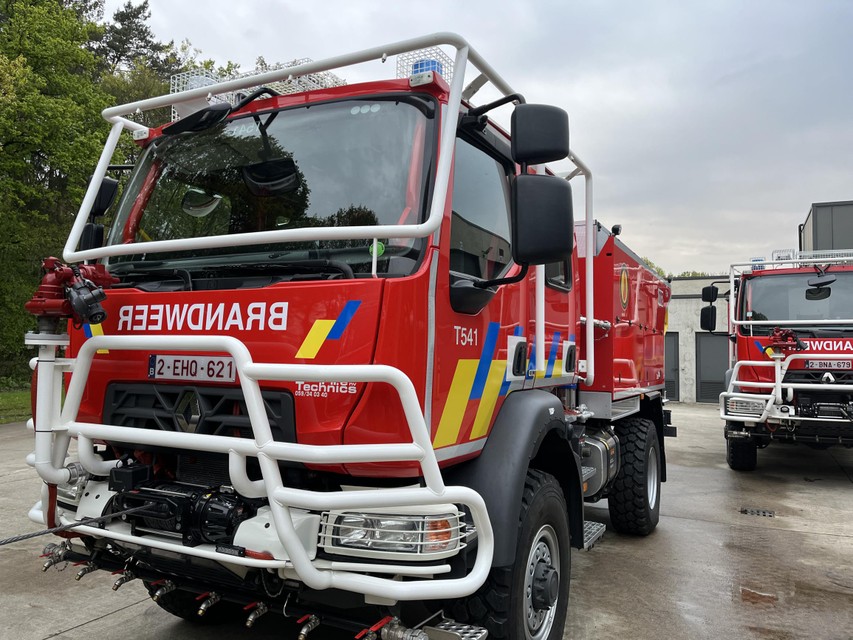 De nieuwe bosbrandweerwagen van het korps in Kasterlee is geschikt om natuurbranden efficiënt te bestrijden.