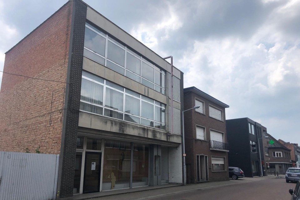 Sandelyn maakt aan de Molenstraat plaats voor de stoetvereniging.