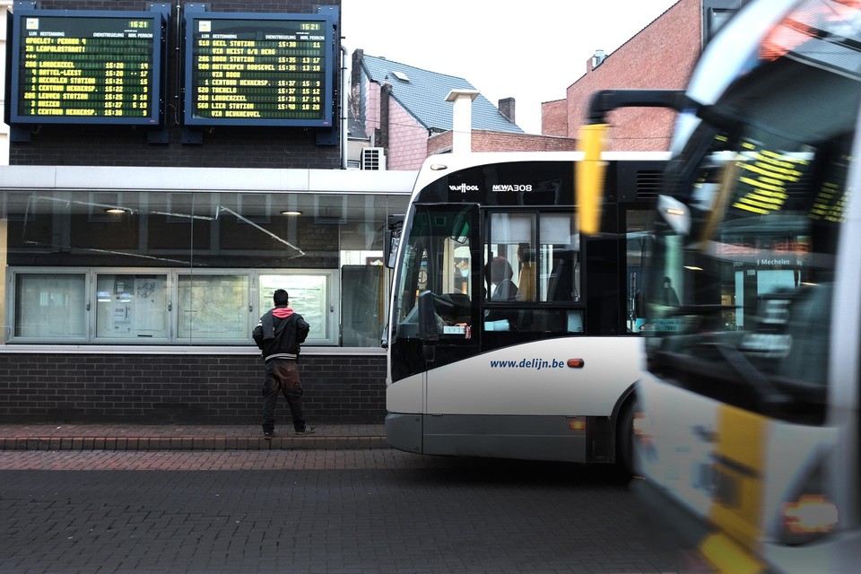Vanaf 1 september rijden er opnieuw bussen van aan het Mechelse station tot aan de Nekkersite langs de N15. 
