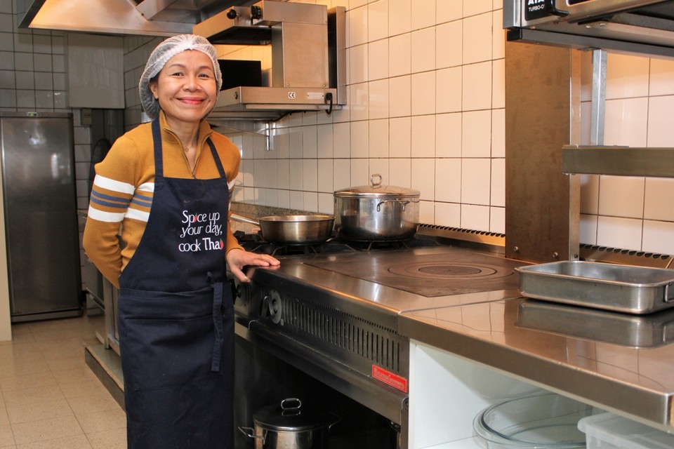 Maijit Sisoda in de keuken van ’t Cleyn Paradijs, waar ze haar pop-uprestaurant opent.