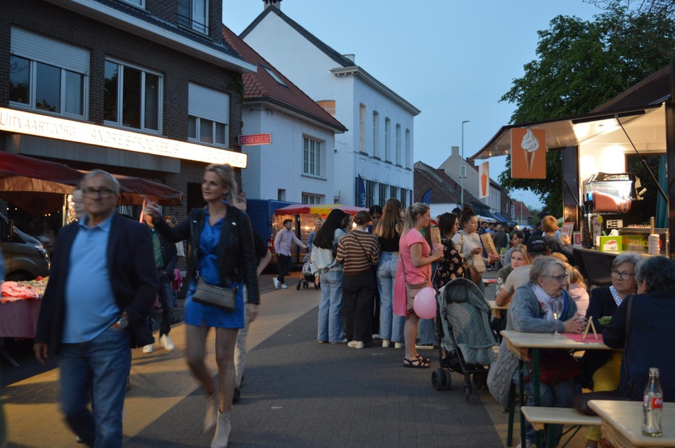 Avondmarkt.