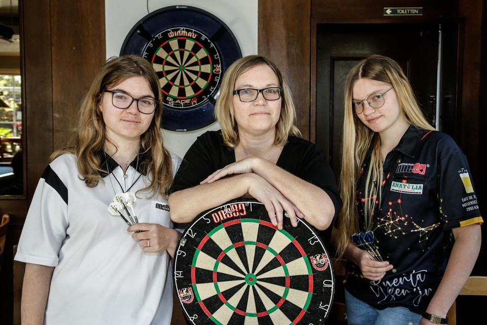 An Swolfs (midden) met haar dochters Audrey (links) en Belgisch jeugdkampioene Kyenta (rechts). 