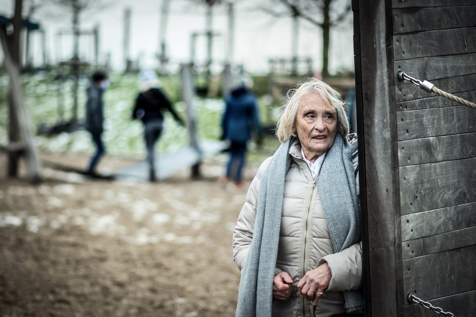Annie Debue: “De helft van ‘mijn’ jongeren komt uit een gebroken gezin. Het zijn kinderen die gewrongen zitten tussen hun ouders, en hun stem niet laten horen, om niemand te kwetsen.”