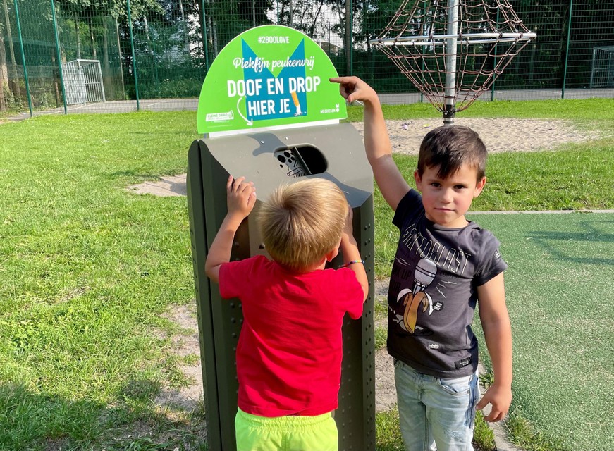 De nieuwe vuilnisbakken die in de plaats komen.