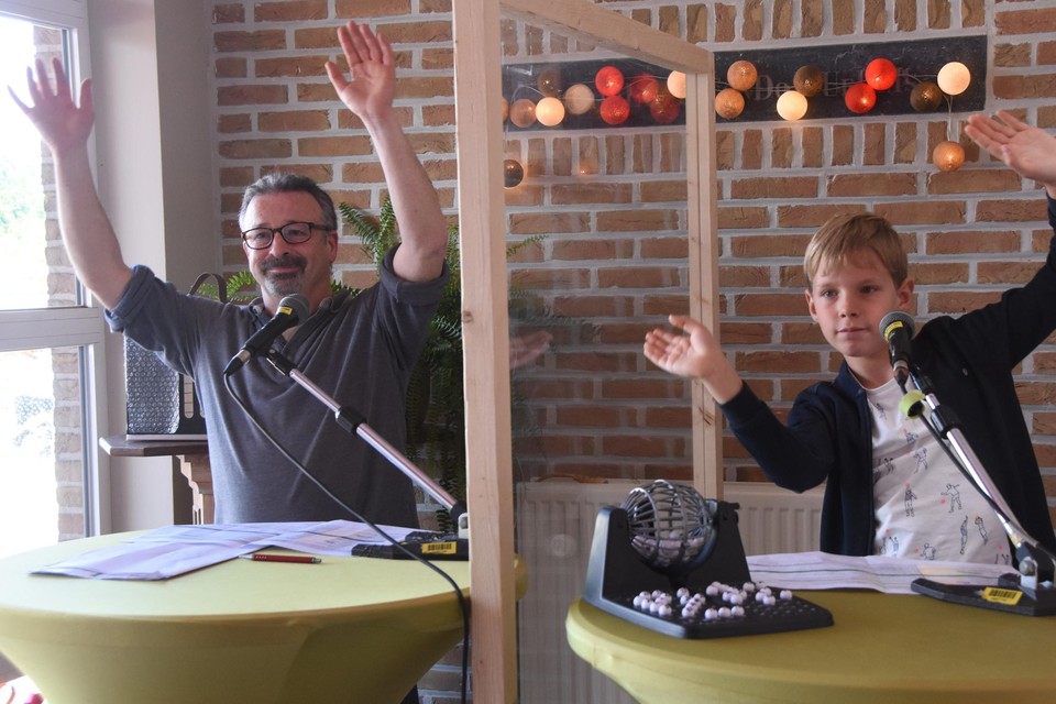 Meester Koen en Lennert Keersse in actie op hun duo-presentatie.