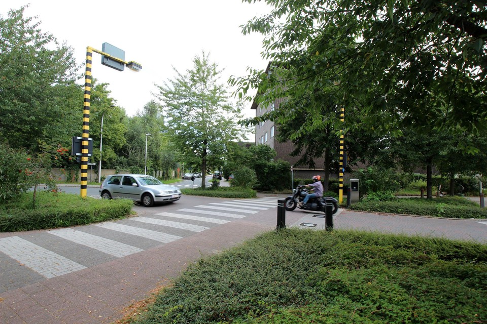 Het kruispunt Jacob de Roorestraat - Rogier van der Weydenstraat is uitgerust met ANPR-camera’s.