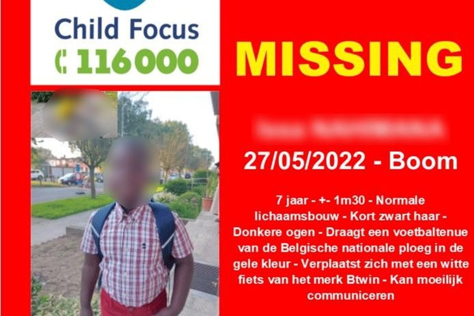 Child Focus verspreidde vrijdagavond een opsporingsbericht met een gedetailleerde persoonsbeschrijving van het jongetje. 