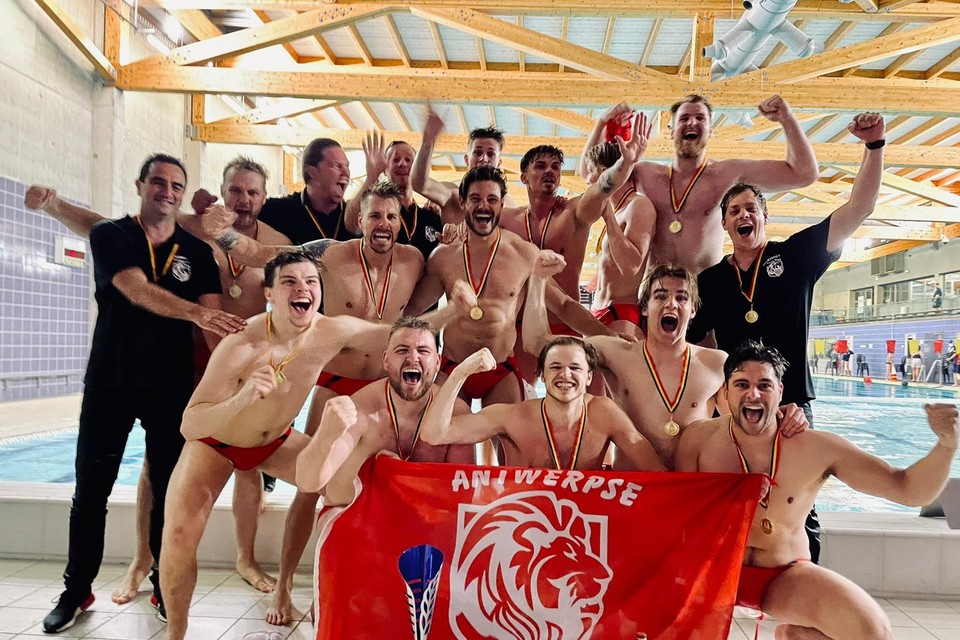 De ploeg van Antwerpen mocht feesten na het behalen van de Beker van België.