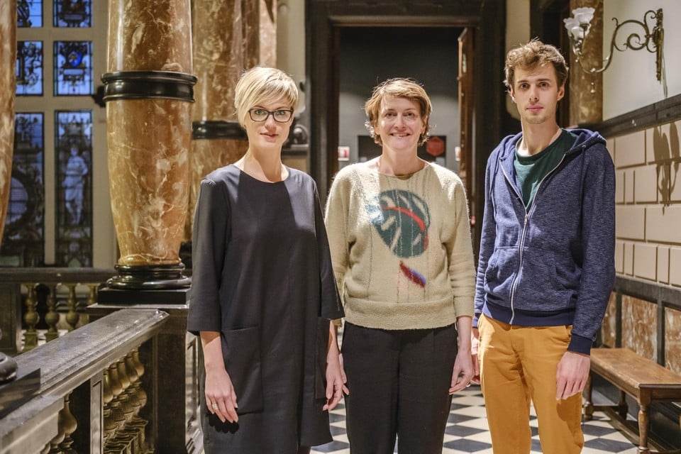 Stephanie Van Houtven in 2018 als districtsburgemeester voor Vooruit, naast Marij Preneel (Groen) en Jos D’Haese (PVDA) in het Borgerhoutse districtshuis.