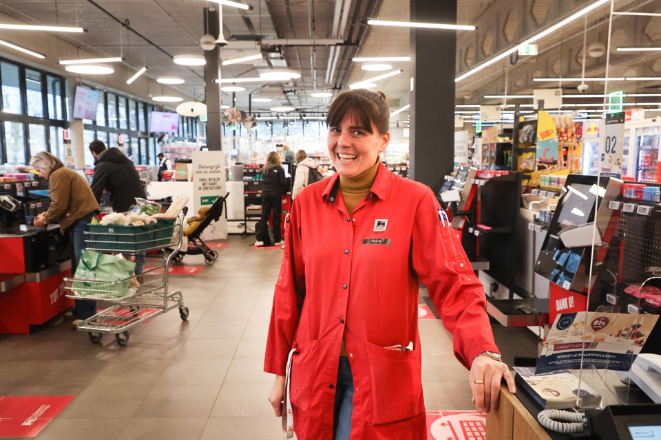 Anja werkt al tien jaar in deze Delhaize en zag de winkel evolueren.