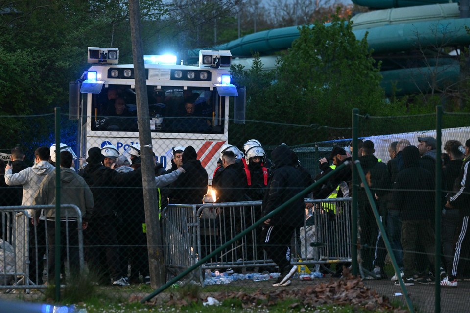 In Brugge waren er rellen tussen de politie en de PAOK-hooligans.