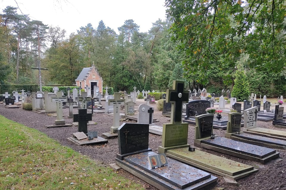 De begraafplaats in Postel.