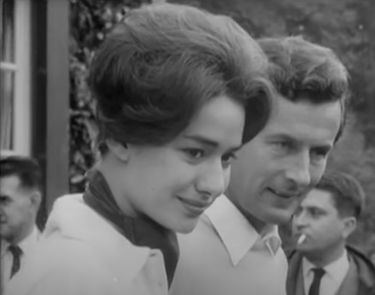 Er is weinig twijfel mogelijk: Marie-Luce (hier met Peter Townsend) en Lucie Françoise (op het paspoort) zijn waarschijnlijk één en dezelfde persoon. 