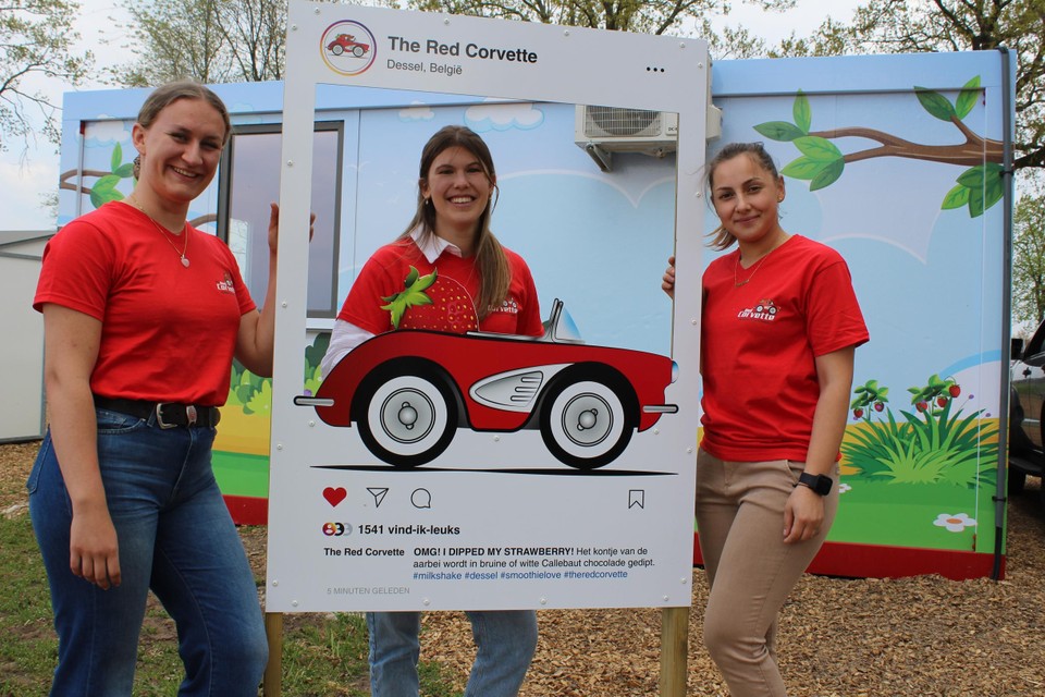 Robin, Anouk en Georgiana: het jong en dynamisch team van The Red Corvette. 