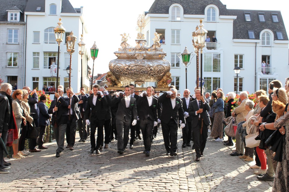 De Sint-Gummarusprocesie trekt altijd heel veel volk.