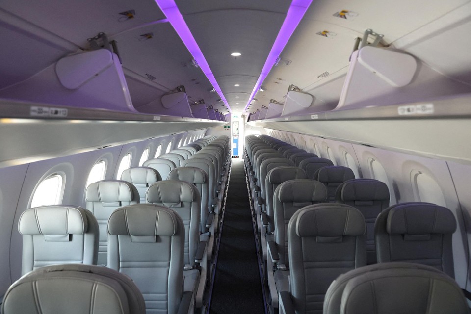 De binnenkant van een nieuwe Embraer E195 
