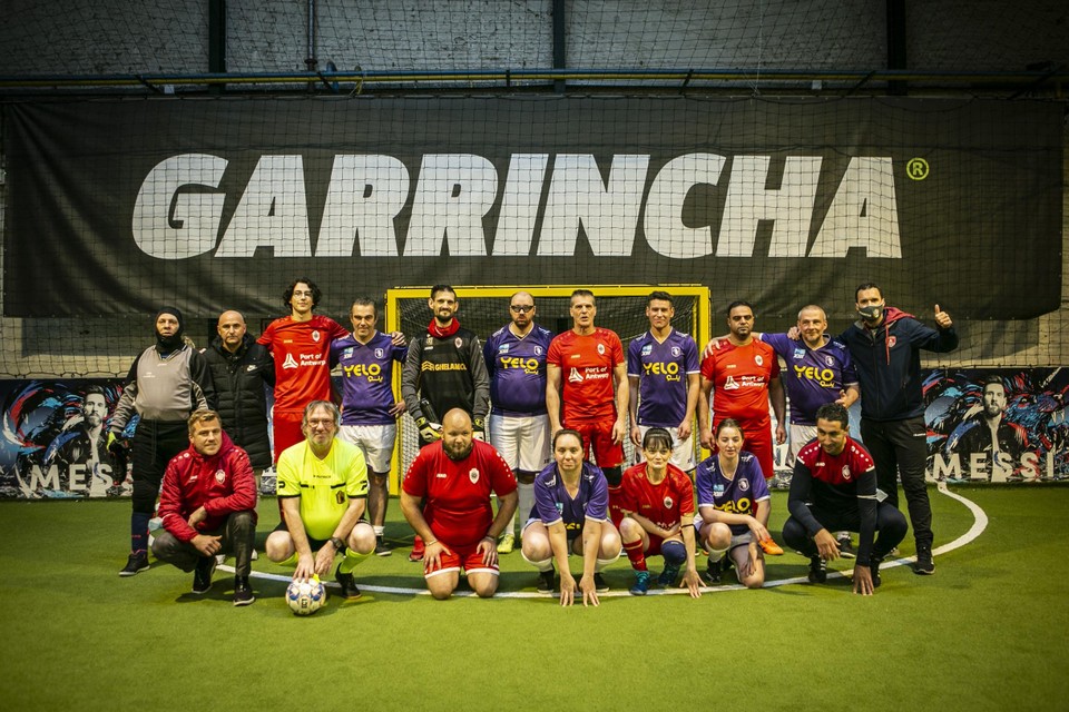 Antwerp Streetboys en Beerschot Younited broederlijk / zusterlijk samen op de foto.